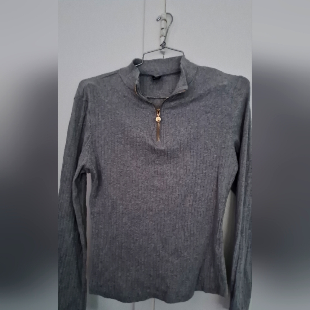 Bundle of 2 zip up tops size L